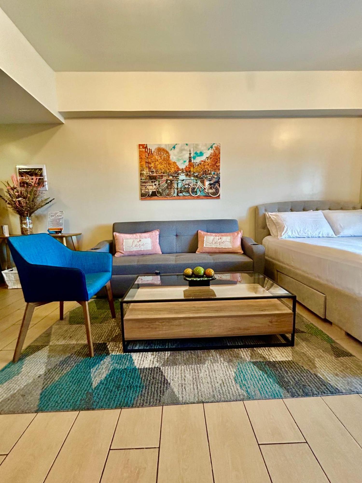 Luxury Bgc Condo In Taguig, Mckinley - Covered Parking And Wifi Free Zewnętrze zdjęcie