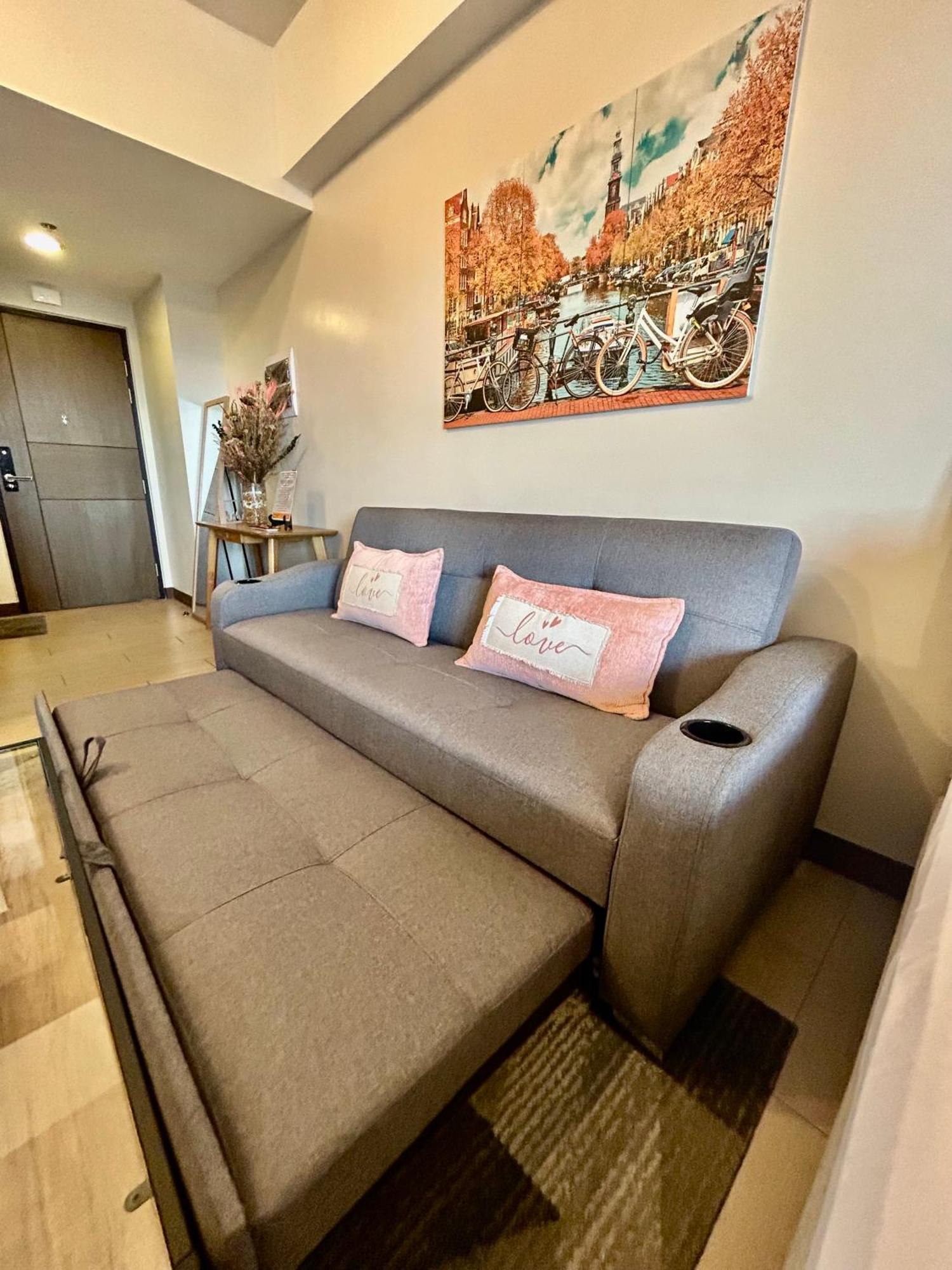 Luxury Bgc Condo In Taguig, Mckinley - Covered Parking And Wifi Free Zewnętrze zdjęcie